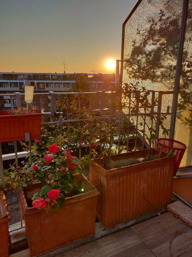 Exclusive Rooftop Apartment With Large Terrace In Solari/Tortona Milan Exterior photo